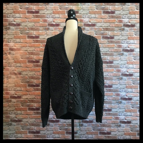 Carraigdonn Other - Carraigdonn Irish 100% Wool Cardigan